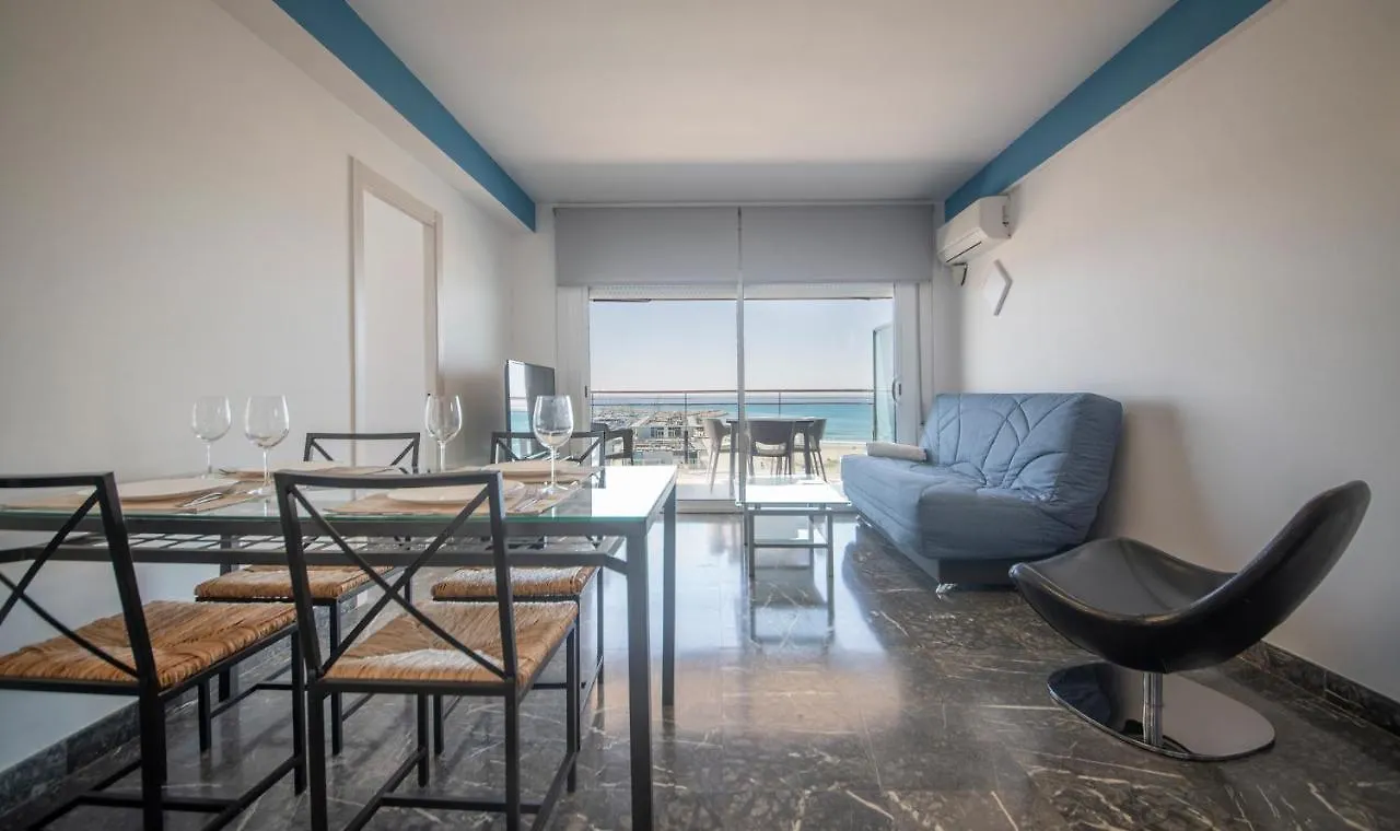 R130 Beachfront Apartment With Air Conditionner Segur de Calafell