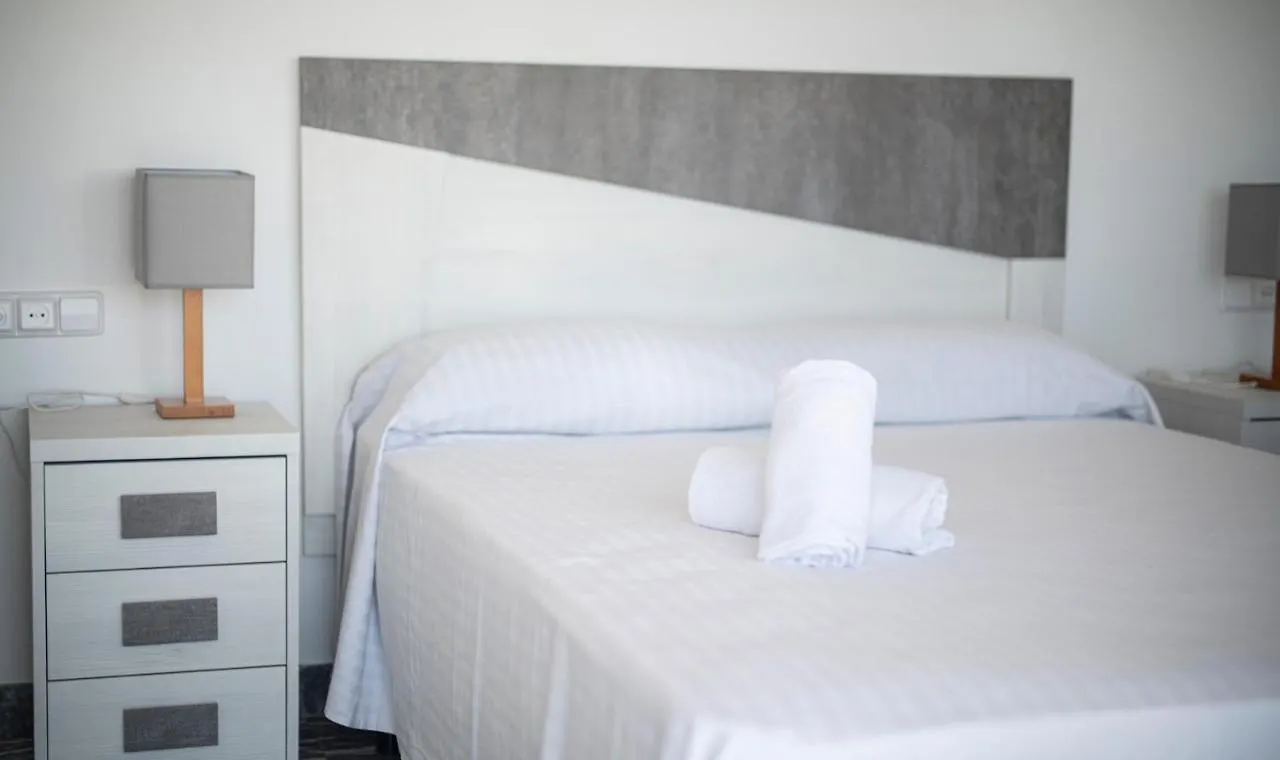 R130 Beachfront Apartment With Air Conditionner Segur de Calafell