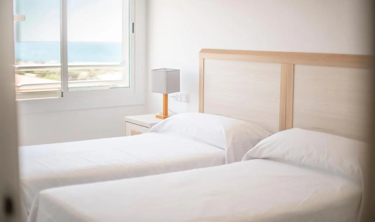 R130 Beachfront Apartment With Air Conditionner Segur de Calafell