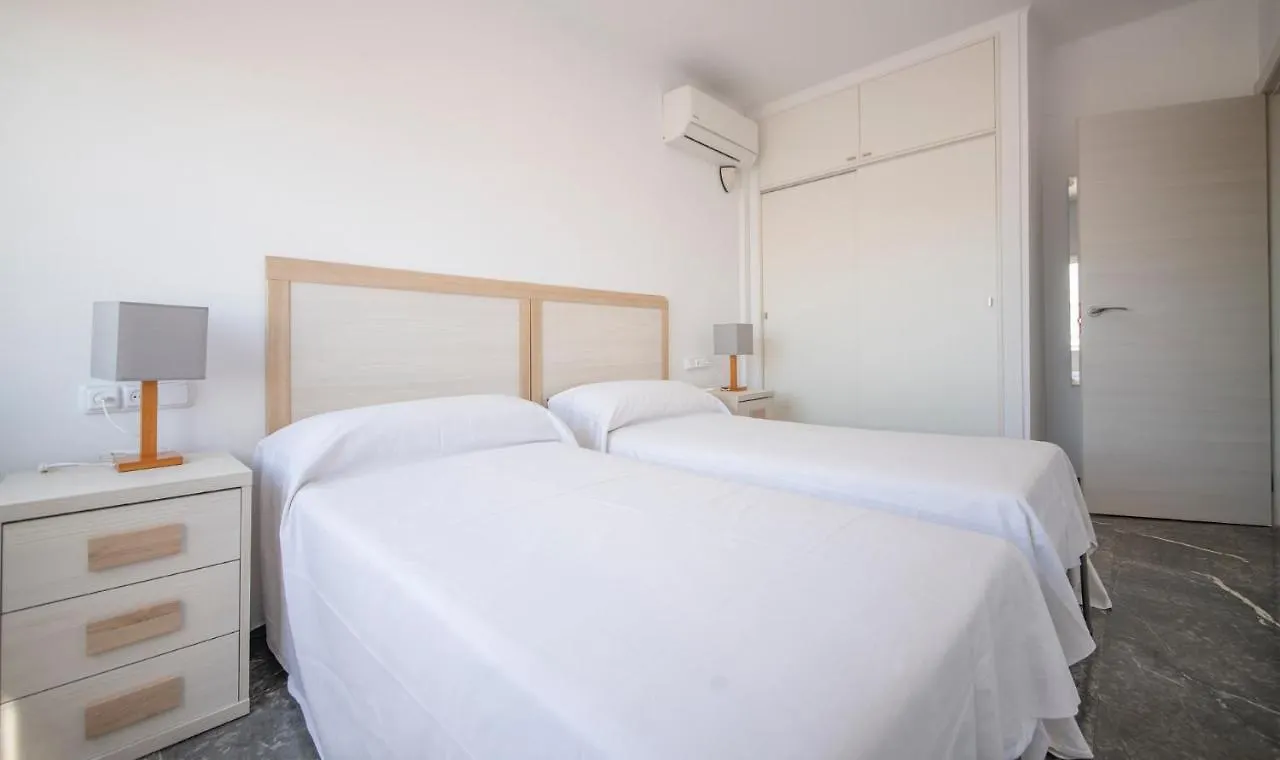 R130 Beachfront Apartment With Air Conditionner Segur de Calafell Spain