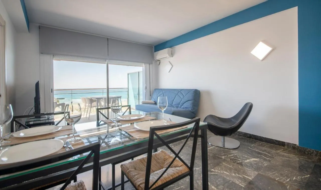 R130 Beachfront Apartment With Air Conditionner Segur de Calafell 0*,
